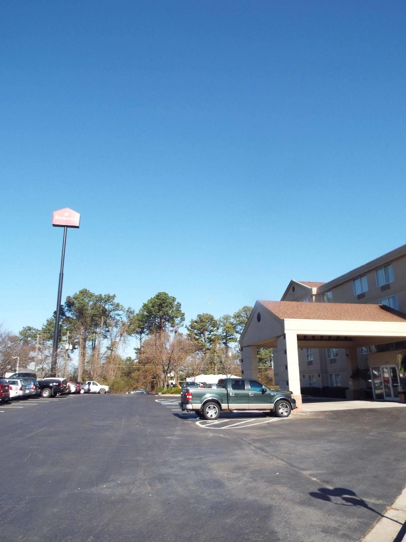 Quality Suites Atlanta Airport East Forest Park Bagian luar foto
